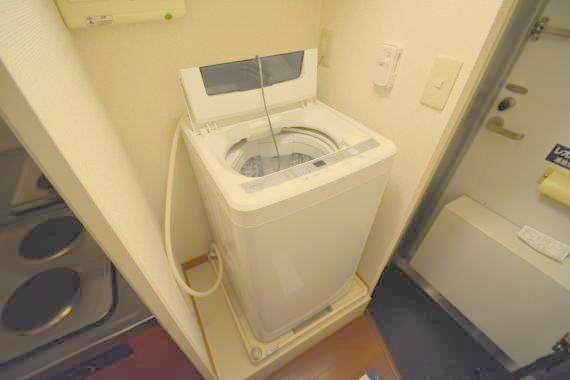 その他設備　室内に洗濯機置場があれば雨の日でも濡れる心配がございませんね