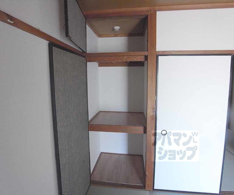 収納　和室６帖の収納スペースです。