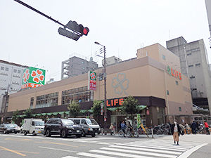 スーパー　ライフ阿波座駅前店（スーパー）まで832m