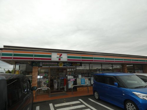 コンビニ　セブン-イレブン 八王子インター北店（コンビニ）まで546m
