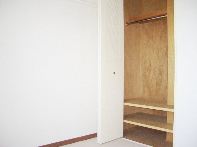 居室・リビング　各部屋に収納あります