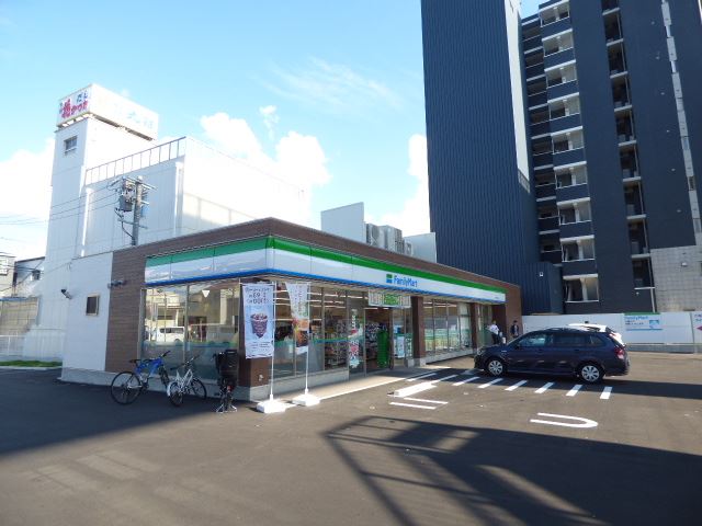 コンビニ　ファミリーマート（コンビニ）まで510m