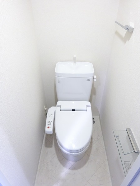 トイレ　清潔感のあるトイレです