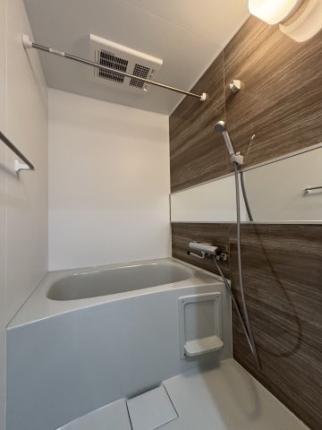 バス・シャワールーム　※同型モデルの類似写真