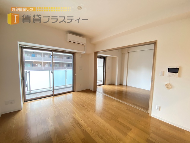 居室・リビング　広々快適なＬＤＫ。