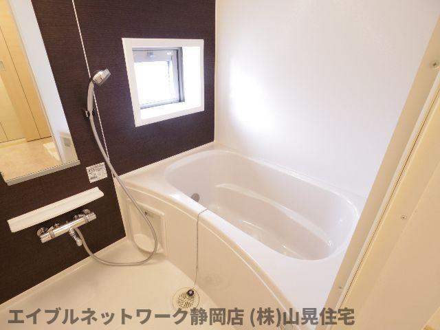 バス・シャワールーム　お風呂です