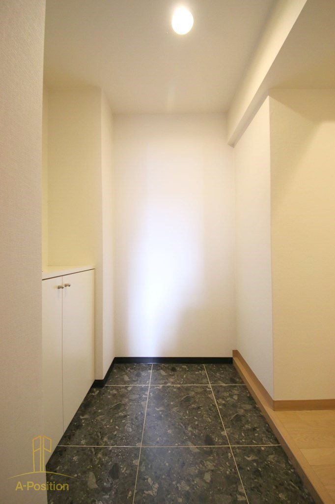 玄関　ベルシモンズ谷町