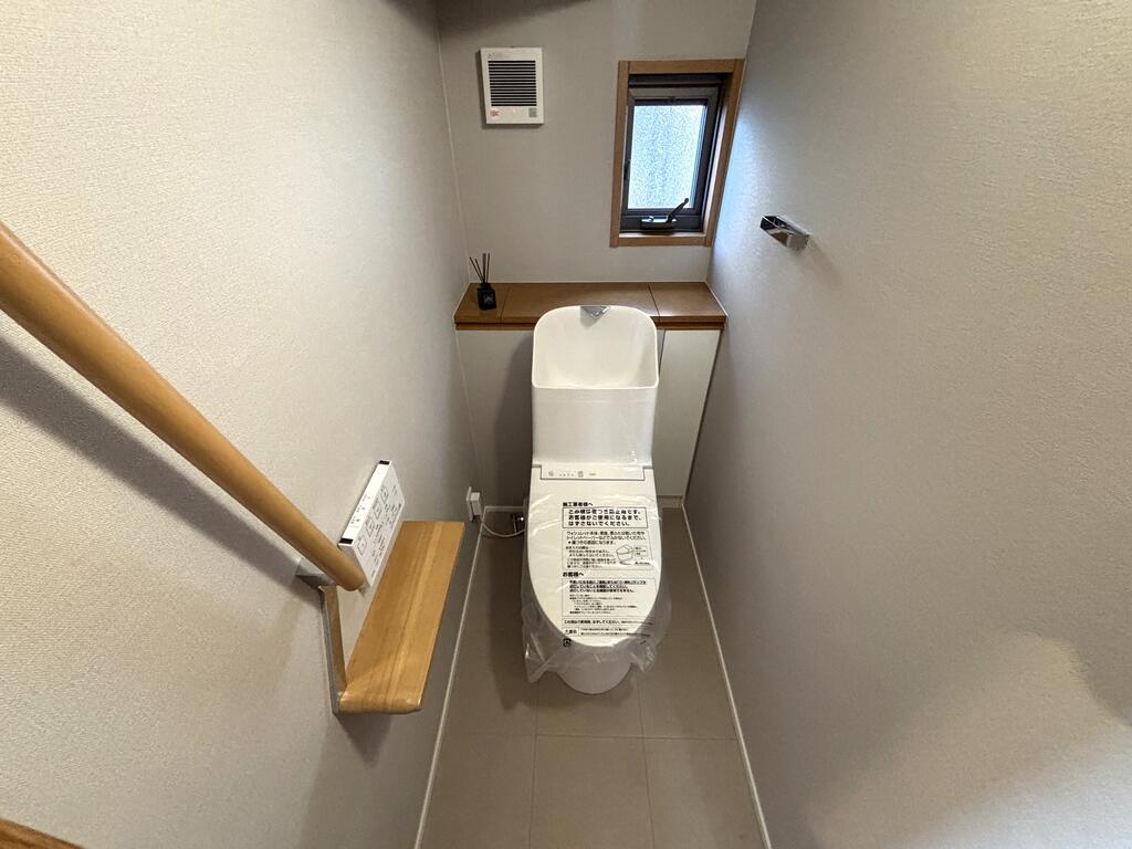 亀岡市見晴7丁目貸家のトイレ写真