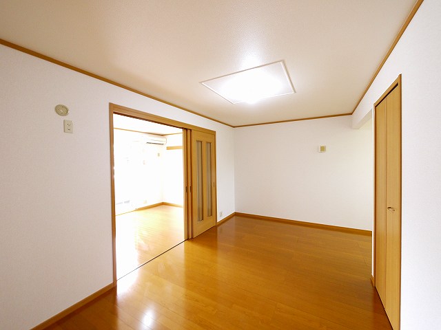 その他部屋・スペース　落ち着いて過ごせるお部屋なので、寝室にいかがでしょうか