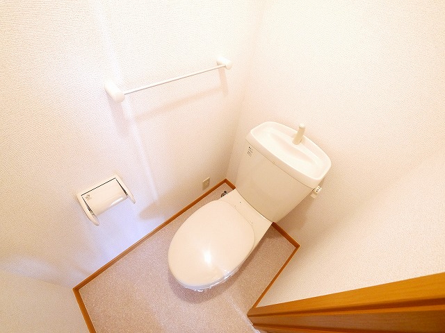 トイレ　落ち着いたトイレです