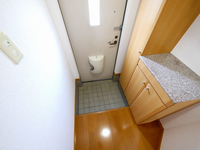 玄関　収納もある玄関です