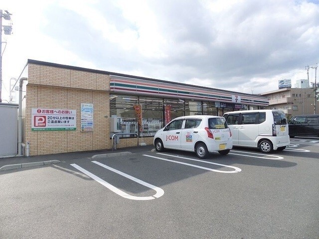 コンビニ　セブンイレブン小倉北方１丁目店（コンビニ）まで475m