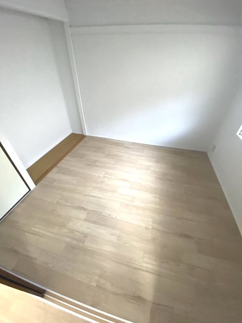 その他部屋・スペース　落ち着いた色調の寝室です