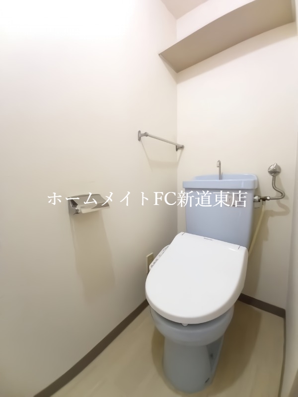 トイレ　玄関