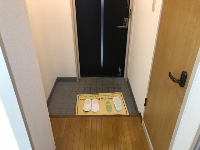 地下鉄谷町線 喜連瓜破駅 徒歩15分 8階建 築31年の玄関写真