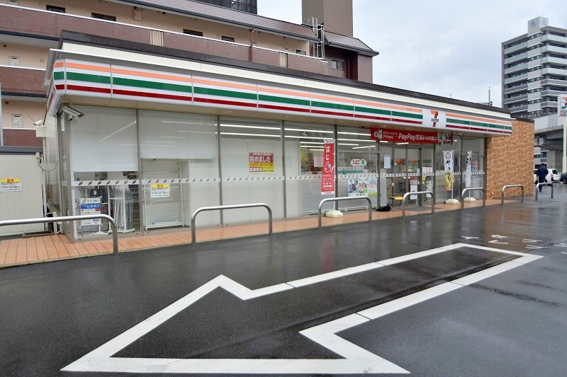 コンビニ　セブンイレブン安芸府中浜田店（コンビニ）まで730m