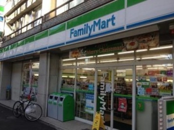コンビニ　ファミリーマート 杉並下高井戸二丁目店（コンビニ）まで352m