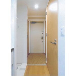玄関　同物件別部屋写真