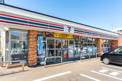 コンビニ　セブンイレブン札幌北19条東店（コンビニ）まで304m