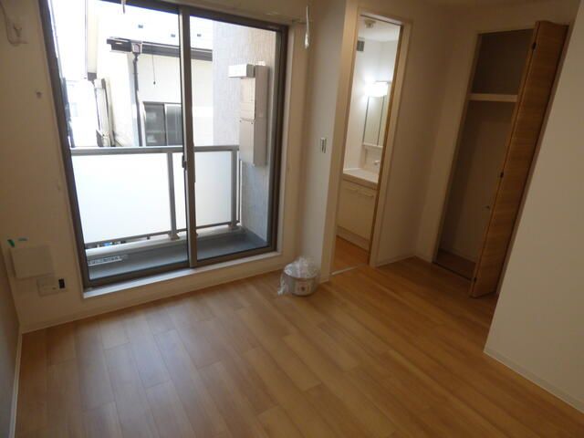 居室・リビング　※同建物別部屋参考写真