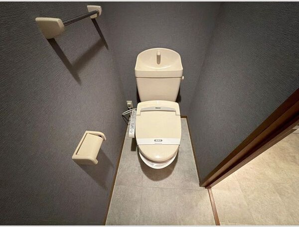 阪急今津線 小林駅 徒歩33分 2階建 築24年のトイレ写真