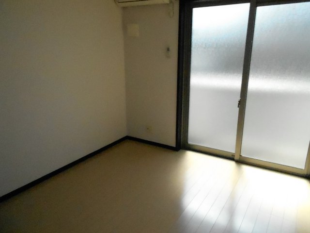 フジパレス愛泉の居間写真