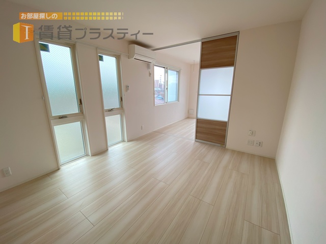 居室・リビング　明るいお部屋で気分も上がります