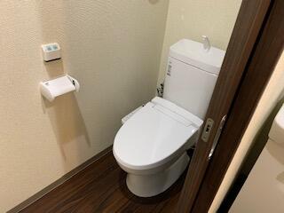 東急池上線 戸越銀座駅 徒歩6分 4階建 築7年のトイレ写真