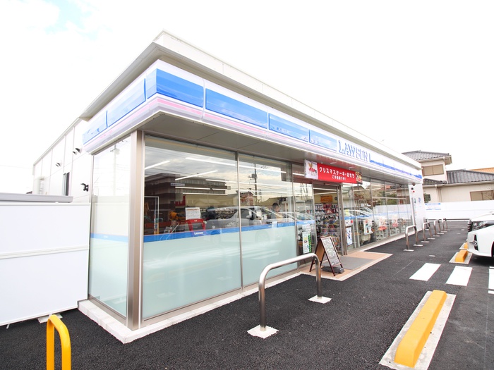 コンビニ　ローソン川越小室店（コンビニ）まで600m