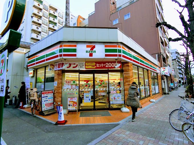 コンビニ　セブンイレブン 台東下谷3丁目店（コンビニ）まで212m