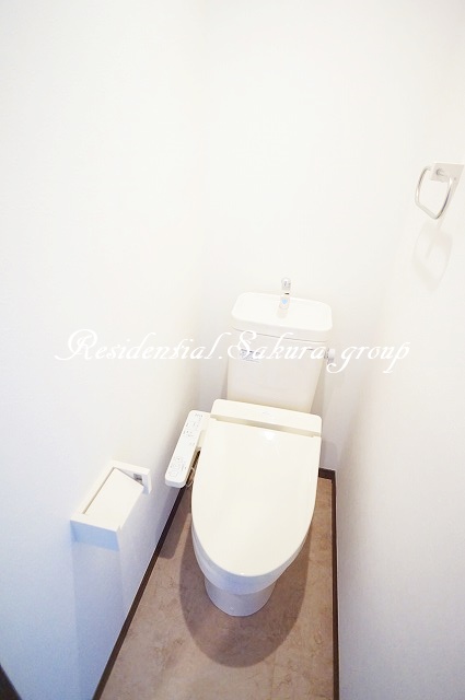 トイレ　落ち着いた色調のトイレです♪