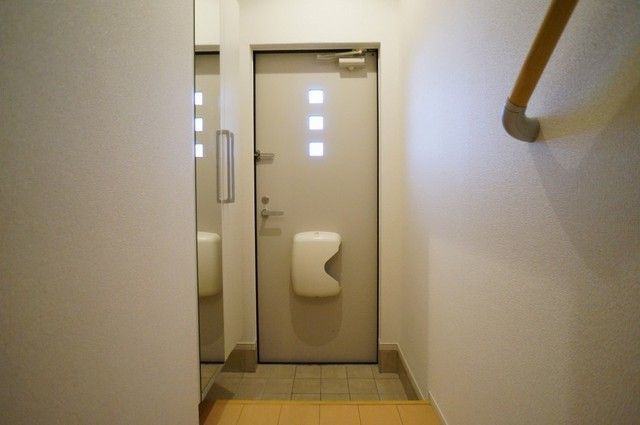 玄関　図面と現状に相違がある場合には現状を優先