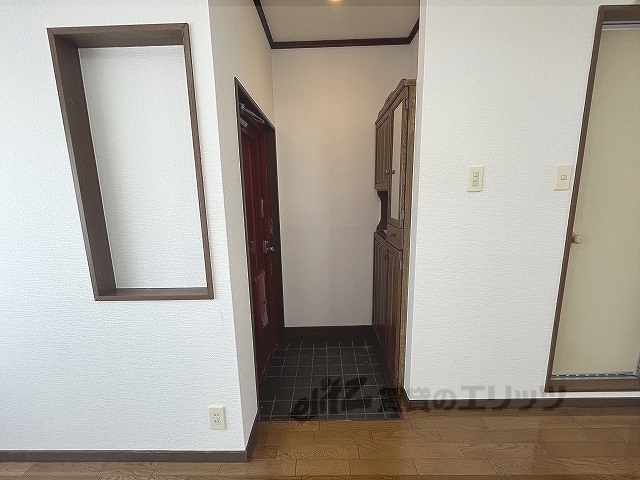 長洲ホワイトパレス1号館の玄関写真