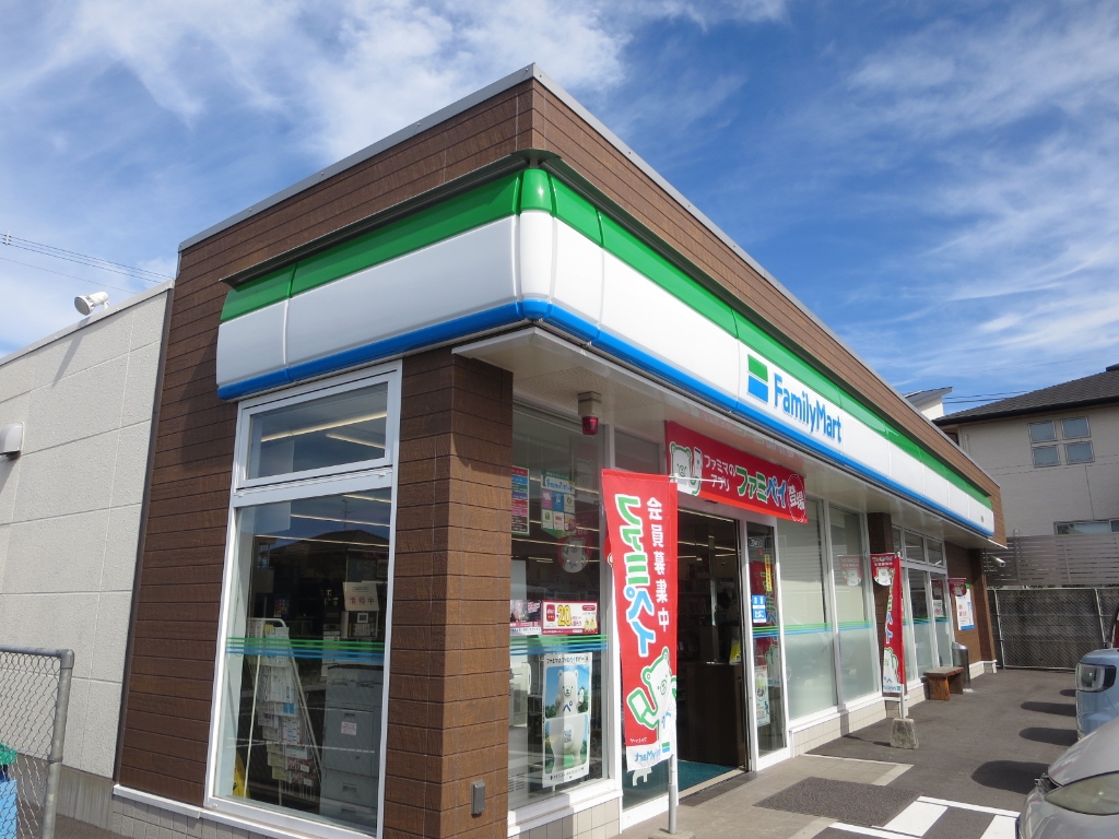 コンビニ　ファミリーマート 川上小入口店（コンビニ）まで1624m
