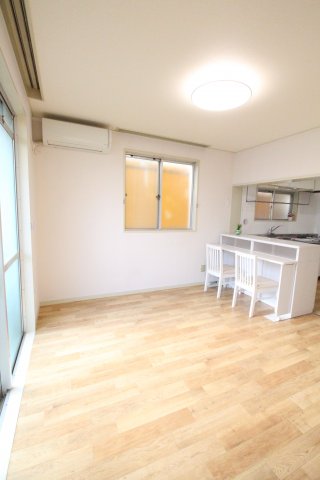 居室・リビング　La Maison Du 駒込201　北区中里2