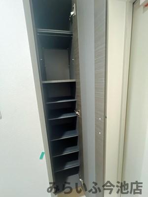 収納　シューズボックス