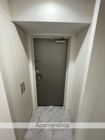 地下鉄谷町線 南森町駅 徒歩7分 9階建 築4年の玄関写真