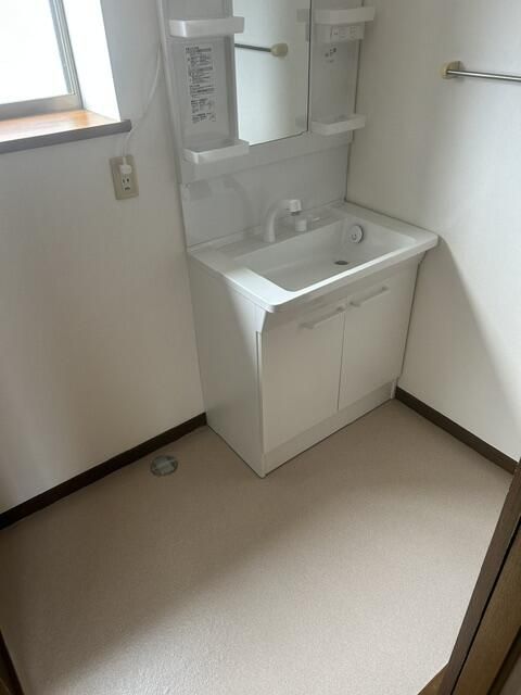 江戸川区本一色3丁目 貸家の内装写真