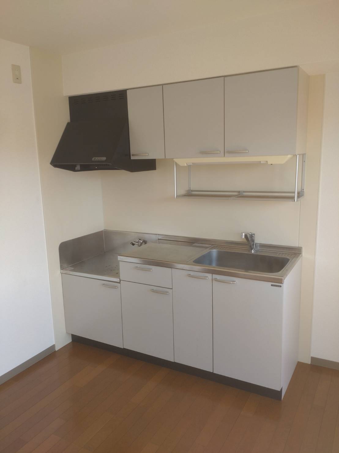 新潟市西区 3階建 築21年のキッチン写真