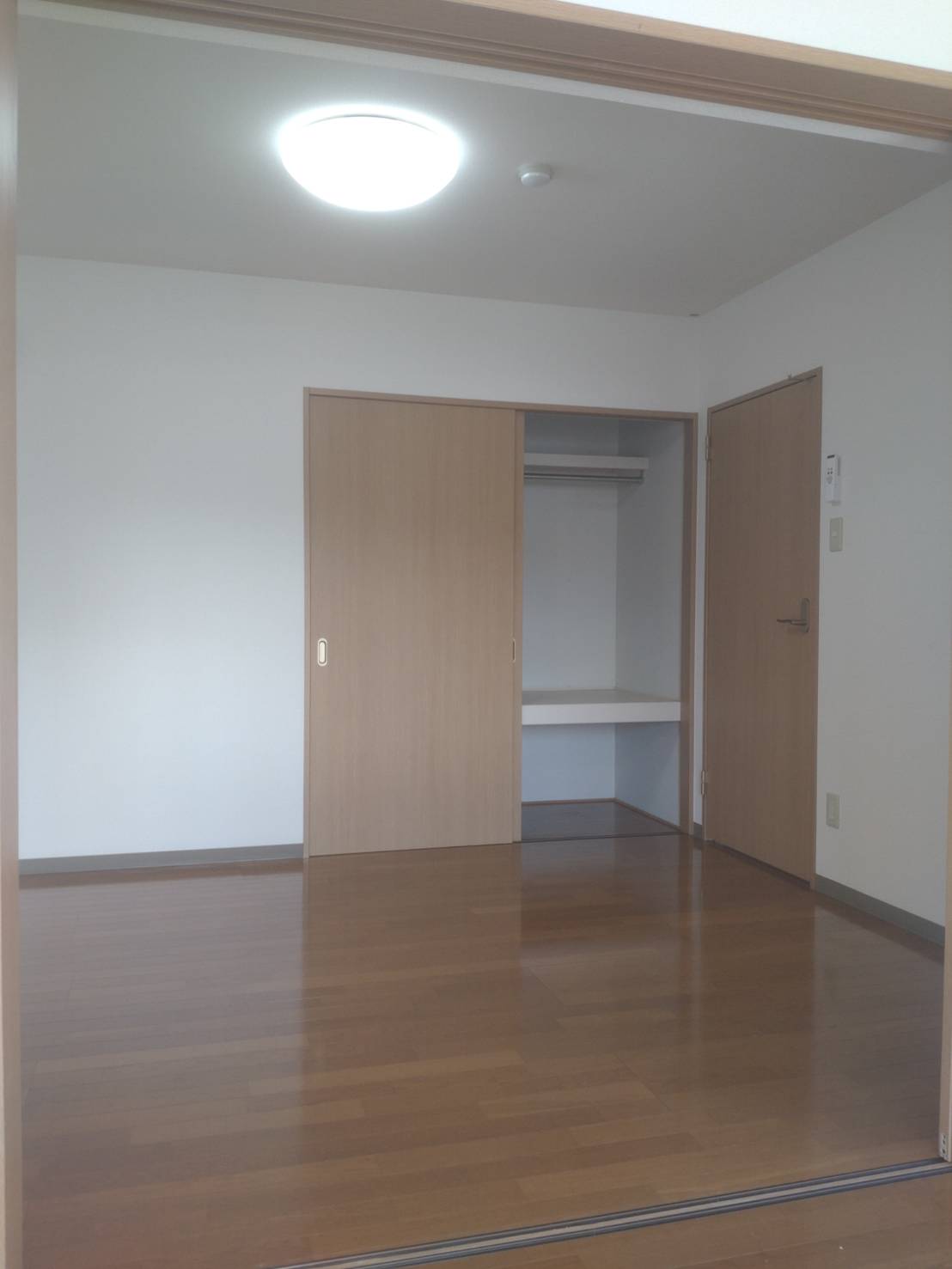 新潟市西区 3階建 築21年の内装写真