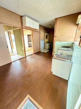 居室・リビング　こちらの居間で趣味の時間をお楽しみください