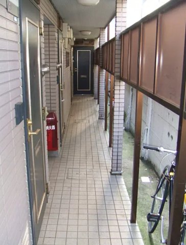 東急田園都市線 駒沢大学駅 徒歩5分 2階建 築30年の外観写真