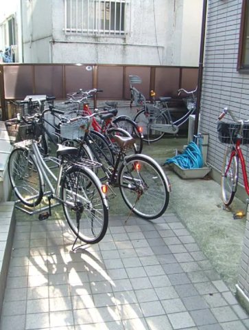 東急田園都市線 駒沢大学駅 徒歩5分 2階建 築30年の外観写真
