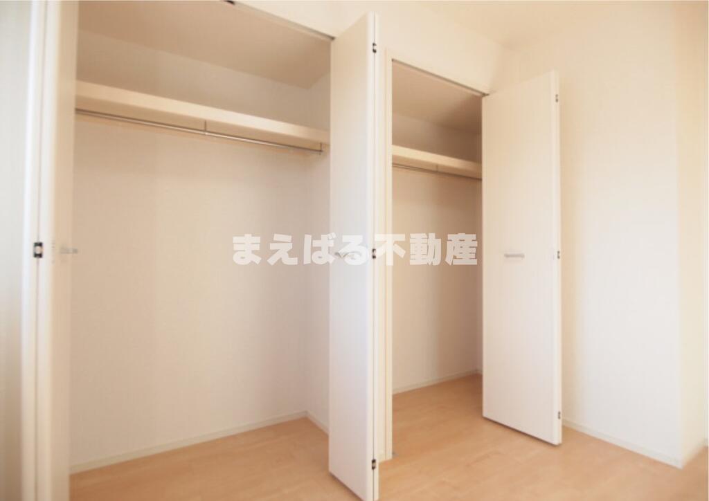 収納　壁面いっぱいのクローゼット　※写真は101（反転）