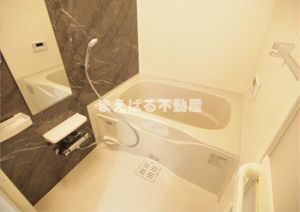 バス・シャワールーム　追い焚き機能付き　※写真は101（反転）