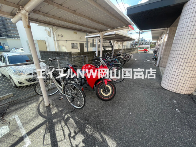 駐車場　駐輪場