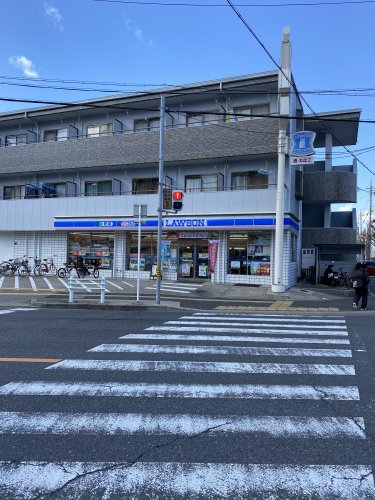 コンビニ　ローソン JR八田駅前店（コンビニ）まで245m
