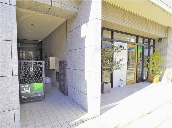 地下鉄東山線 本山駅 徒歩5分 5階建 築35年の外観写真