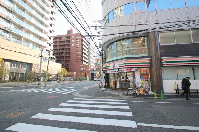コンビニ　セブンイレブン広島上八丁堀店（コンビニ）まで335m