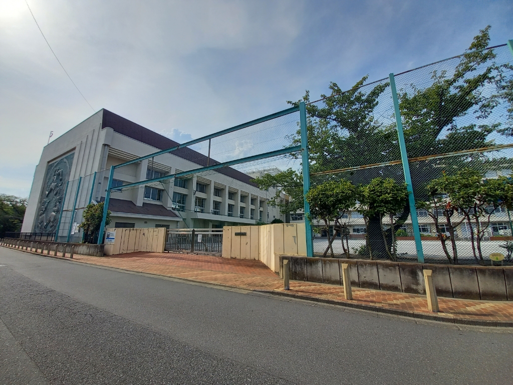 小学校　足立区立舎人第一小学校（小学校）まで238m